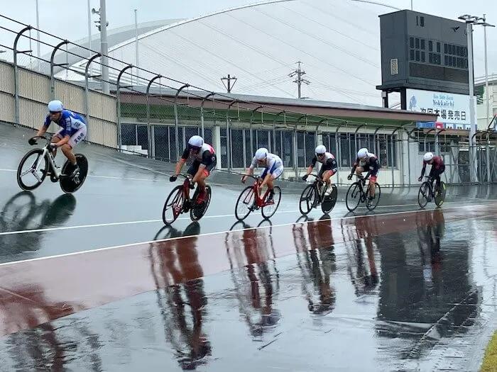 雨天時の四日市競輪場のレース
